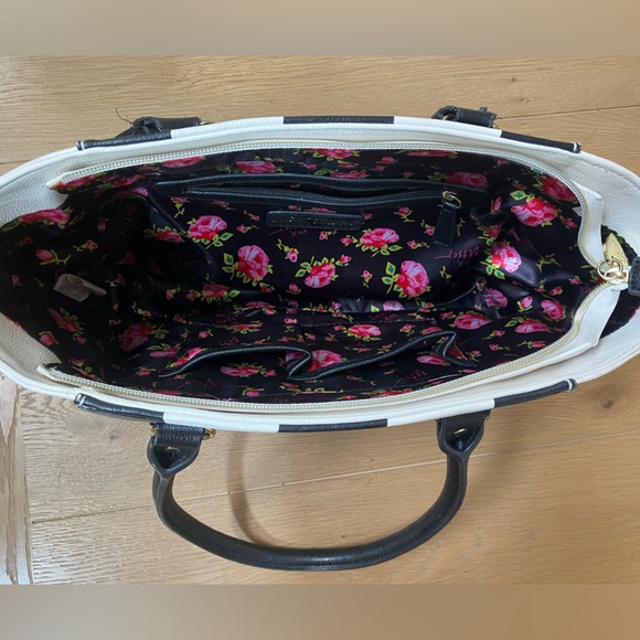 Betsey Johnson bag - Picture 3 of 12